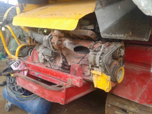 ขายรถเกี่ยวข้าวยกคู่ ศักดิ์พัฒนา ตัว1 ตัวเดิน12 ปั๊มไดกิ้น13 เครื่องอีซูซุ6HH1 โบ อุ้ม2.5ตัน ตัว2ตัวเดิน10โม่โรงงานปั๊ม23อุ้ม สภาพพร้อมใช้งาน เครื่องอีซูซุ6HH1