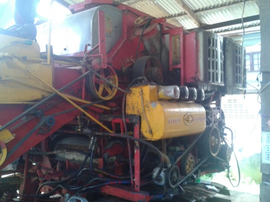 ขายรถเกี่ยวข้าวยกคู่ ศักดิ์พัฒนา ตัว1 ตัวเดิน12 ปั๊มไดกิ้น13 เครื่องอีซูซุ6HH1 โบ อุ้ม2.5ตัน ตัว2ตัวเดิน10โม่โรงงานปั๊ม23อุ้ม สภาพพร้อมใช้งาน เครื่องอีซูซุ6HH1