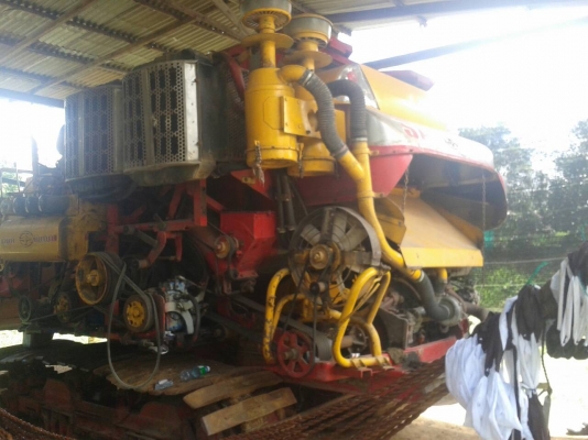 ขายรถเกี่ยวข้าวยกคู่ ศักดิ์พัฒนา ตัว1 ตัวเดิน12 ปั๊มไดกิ้น13 เครื่องอีซูซุ6HH1 โบ อุ้ม2.5ตัน ตัว2ตัวเดิน10โม่โรงงานปั๊ม23อุ้ม สภาพพร้อมใช้งาน เครื่องอีซูซุ6HH1