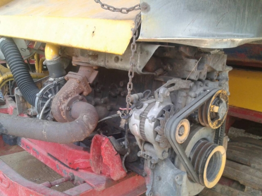 ขายรถเกี่ยวข้าวยกคู่ ศักดิ์พัฒนา ตัว1 ตัวเดิน12 ปั๊มไดกิ้น13 เครื่องอีซูซุ6HH1 โบ อุ้ม2.5ตัน ตัว2ตัวเดิน10โม่โรงงานปั๊ม23อุ้ม สภาพพร้อมใช้งาน เครื่องอีซูซุ6HH1