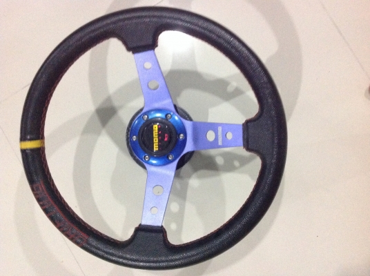 ขายพวงมาลัย MOMO คับถูกๆ 1900 สนใจติดต่อ คุณ จิตรสิน 081-7682048