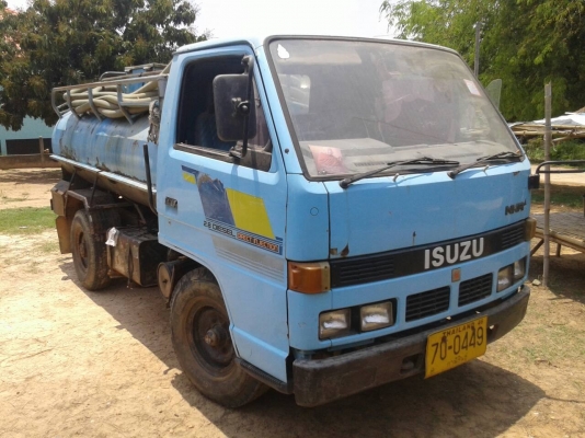 ISUZU   NKR  เครื่อง   88แรงม้า  4 ล้อทะเบียนพร้อมเกียสั้น ห้างแท้