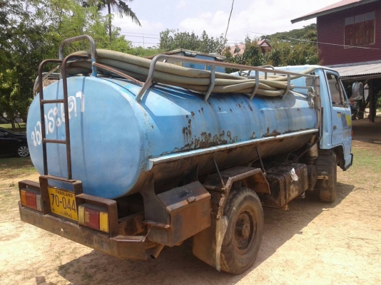 ISUZU   NKR  เครื่อง   88แรงม้า  4 ล้อทะเบียนพร้อมเกียสั้น ห้างแท้