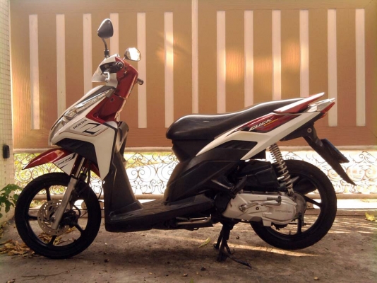 ขออนุญาติขาย Honda CLICK-i รุ่น TOP สีขาวมุก ล้อแม็ก โอนให้ฟรีครับ