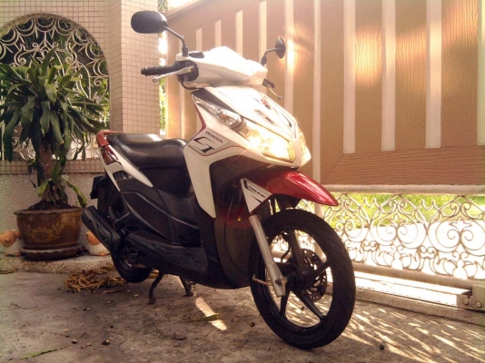 ขออนุญาติขาย Honda CLICK-i รุ่น TOP สีขาวมุก ล้อแม็ก โอนให้ฟรีครับ