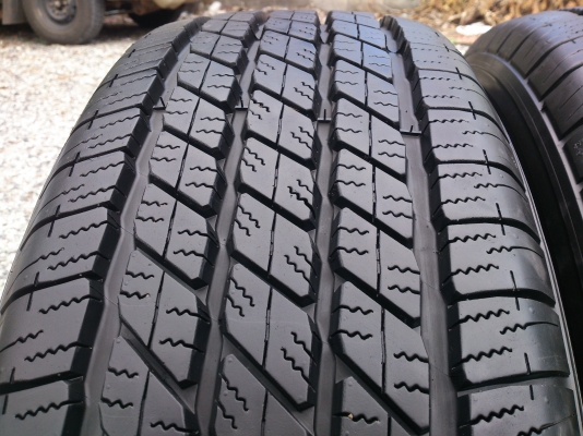 ขายแม็กTOYOTA FORTUNER ขอบ17 พร้อมยางMICHELIN265/65R17 ยางสัปดาห์ที่49ปี12 ดอกยางนิ่มลึกไม่ร้าวไม่แตกลายดอกเต็ม (สภาพ90\%) จำนวน 1 ชุด พร้อมน๊อตแท้ 24 ตัว