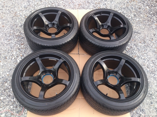 ขายแม็กโปรไดร์ฟสีดำ 6รู139.7ขอบ18 หน้า9.5 หลัง10.5 พร้อมยาง245/40R18 ปี13,ยาง265/35R18 ปี12 ดอกยางนิ่มลึกเท่ากันสภาพแม็กยางสวยมาก จำนวน 1 ชุด