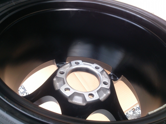 ขายแม็กโปรไดร์ฟสีดำ 6รู139.7ขอบ18 หน้า9.5 หลัง10.5 พร้อมยาง245/40R18 ปี13,ยาง265/35R18 ปี12 ดอกยางนิ่มลึกเท่ากันสภาพแม็กยางสวยมาก จำนวน 1 ชุด