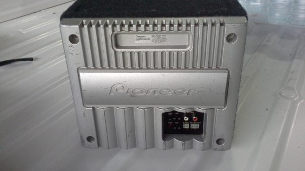 Pioneer Subwoofer ดอก 8" มีแอมป์ในตัว Pioneer Subwoofer ดอก 8" มีแอมป์ในตัว