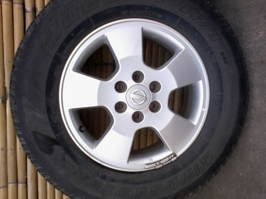 ล้อแม็กเดิมนาวาร่าพร้อมยาง