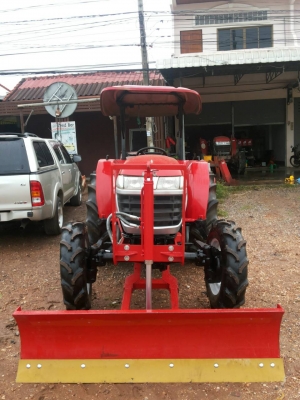 รถแทรกเตอร์ยันม่าร์