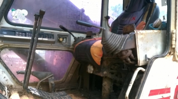 ขายแบคโฮ SUMITOMO สภาพพร้อมใช้งาน เปลี่ยนปั้มใหม่แกะกล่อง เอกสารใบอินวอยซ์ ราคาต่อรองได้ครับ