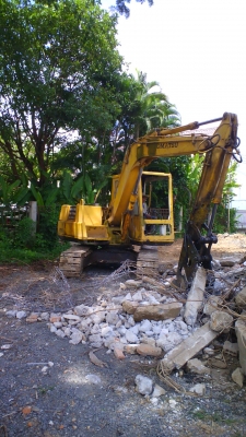 รถขุด KOMATSU PC60-5 มีบุ้งกี๋แถมฟรี.