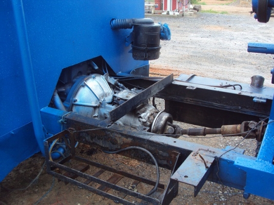 รถ 6 ล้อ สีข้าว ISUZU 85 แรง