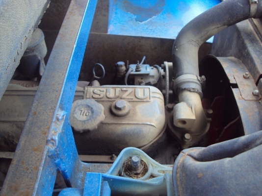 รถ 6 ล้อ สีข้าว ISUZU 85 แรง