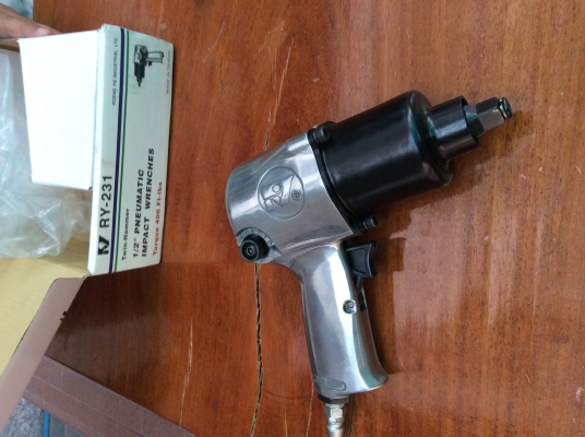 ขายบล็อกลม ของใหม่ ซื้อมาไม่ได้ใช้ ยี่ห้อ RV ของไต้หวัน