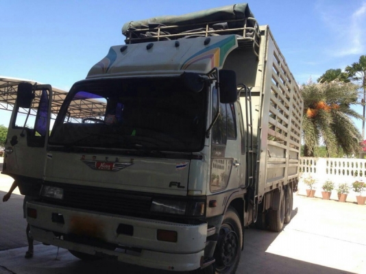 รถฮีโน่ 10 ล้อ รั้ว  ( ไม่ดั้ม )  FL3H  195 แรงม้า. ปี 38  สนใจติดต่อ 081 - 6079515