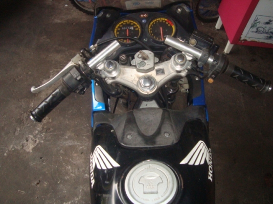 ********** CBR 150 R ********** ********** CBR 150 R **********