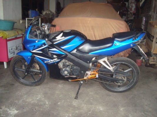 ********** CBR 150 R ********** ********** CBR 150 R **********