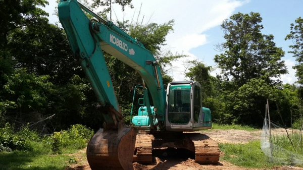 ขายรถขุดแบ็คโค KOBELCO200-6 MARK VI เอกสารพร้อม เครื่องดี ปั๊มแห้ง เอกสารอินวอยซ์  บูมดีเอวดี แอร์เย็น ปั๊มดี เดิม