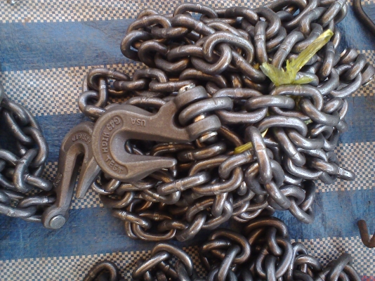 โซ่ USA ตะขอ 2 ข้างยาว 6 เมตรสภาพสวยๆครับความยาว 6  เมตร ตะขอ 2  ข้าง  ข้อโซ่มีตีนับเบอร์ครับราคานี้คุ้มครับ