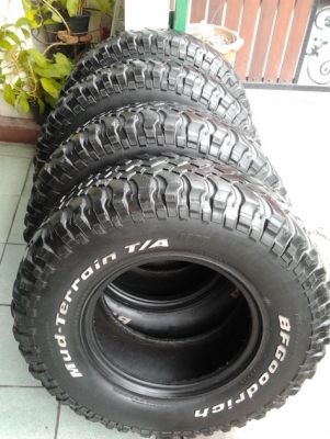 BF Km1 ขนาด 285/75/16 ปี07 สภาพดี พร้อมใช้งาน 1ชุด