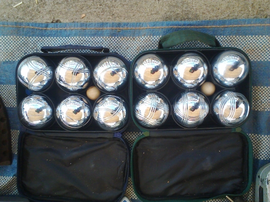 ชุดเปตองพร้อมแก่นพร้อมใช้สภาพสวยๆครับ มี 6  ลูกครับพร้อมแก่นพร้อมสาย  และกระเป๋าครับราคานี้คุ้มมากครับ