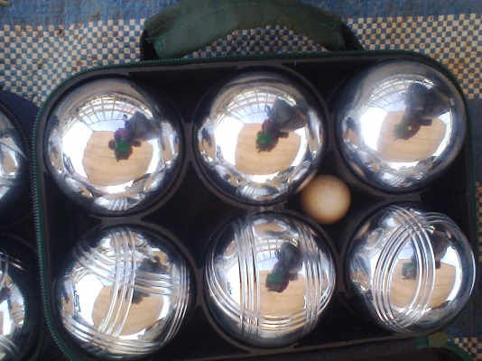 ชุดเปตองพร้อมแก่นพร้อมใช้สภาพสวยๆครับ มี 6  ลูกครับพร้อมแก่นพร้อมสาย  และกระเป๋าครับราคานี้คุ้มมากครับ