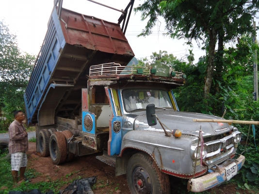 ขายรถสิบล้อดรั้ม2เพลาหลงเบรดใหญ่เครือง175แรงสโลว์อินเตอ