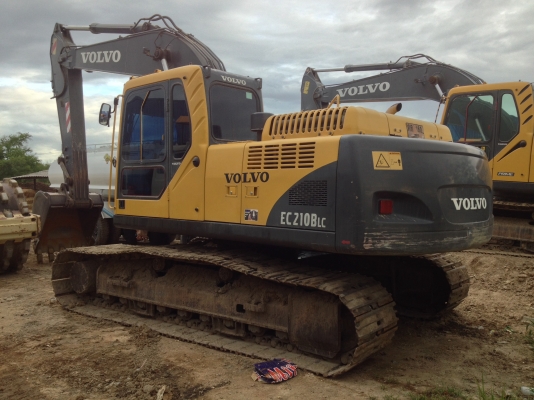 ขายด่วน VOLVO EC210Blc ไมล์1X,XXXชม. รถสวยมากๆค่ะ