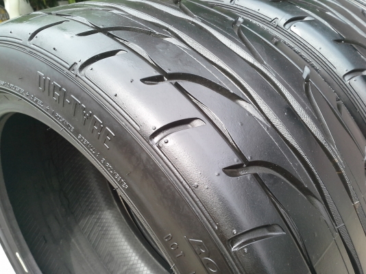 ยางซิ่ง Dunlop direzza sport Z1 ปี12 1ชุดสวยๆ(ปรับราคา10000) ยางซิ่ง Dunlop direzza sport Z1 ปี12 1ชุดสวยๆ(ปรับราคา10000)