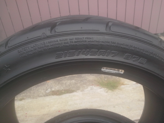 ยางซิ่ง Dunlop direzza sport Z1 ปี12 1ชุดสวยๆ(ปรับราคา10000) ยางซิ่ง Dunlop direzza sport Z1 ปี12 1ชุดสวยๆ(ปรับราคา10000)