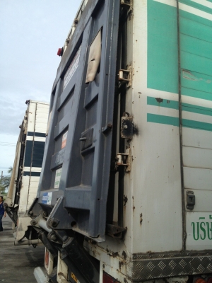 ขายลิฟท้าย