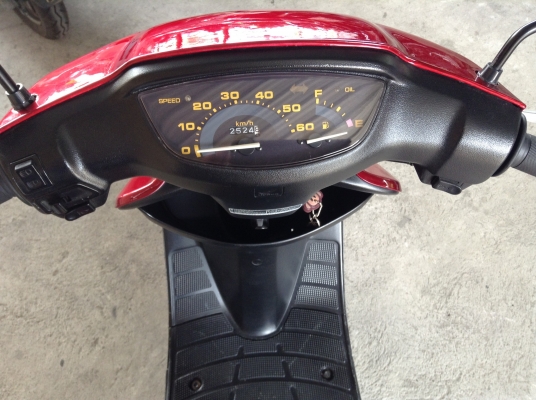 ขาย!!! ฮอนด้าดีโอ้50cc สต๊าทมือและเท้า สภาพสวยใหม่มาก ปีที่ซื้อต้นปี56 รถเครื่องดีคับ มีเอกสารซื้อขายคับ