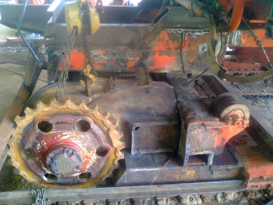 ขายรถเกี่ยวข้าว2คัน ราคาคันละ850000บาทพร้อมใช้