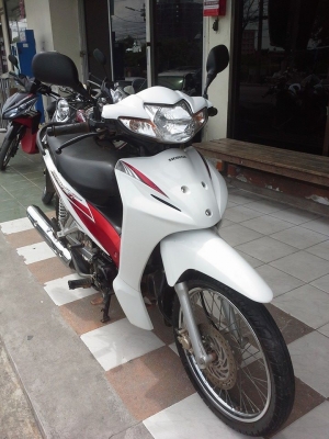 ราคาถูก รุ่นใหม่ล่าสุด Honda Wave 110 i ปี 2556 สีขาวแดง