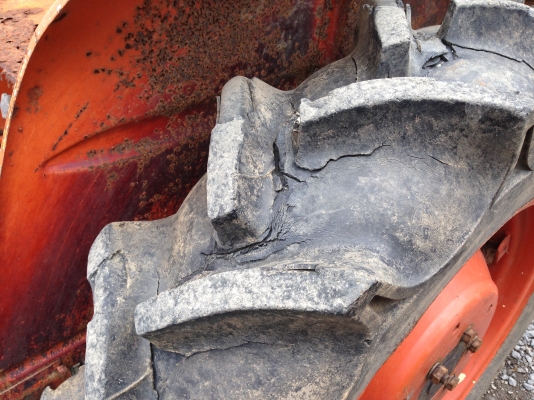 โล็ะไปเลยครับ KUBOTA L2608 เก่าไทยตามสภาพนะครับ เครื่องติดขับได้ โล็ะไปเลยครับ KUBOTA L2608 เก่าไทยตามสภาพนะครับ เครื่องติดขับได้