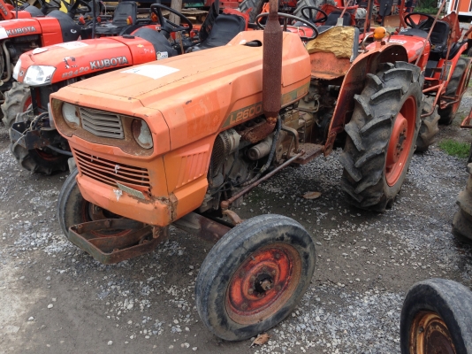 โล็ะไปเลยครับ KUBOTA L2608 เก่าไทยตามสภาพนะครับ เครื่องติดขับได้ โล็ะไปเลยครับ KUBOTA L2608 เก่าไทยตามสภาพนะครับ เครื่องติดขับได้
