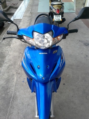 ราคาถูก รุ่นใหม่ล่าสุด Honda Wave 110 i ปี 2556 สีน้ำเงินขาว ราคาถูก รุ่นใหม่ล่าสุด Honda Wave 110 i ปี 2556 สีน้ำเงินขาว