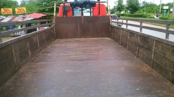 ขาย 6 ล้อ สภาพสวยพร้อมใช้ KM779 กระบะยาว 5.50 เมตร คัสซีสวยตลอดเส้น  เครื่อง WO4D 117 แรงม้า ภายในสวย ทะเบียนเต็มพร้อมโอน ราคาต่อรองได้ครับ