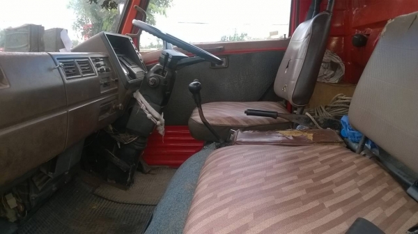 ขาย 6 ล้อ สภาพสวยพร้อมใช้ KM779 กระบะยาว 5.50 เมตร คัสซีสวยตลอดเส้น  เครื่อง WO4D 117 แรงม้า ภายในสวย ทะเบียนเต็มพร้อมโอน ราคาต่อรองได้ครับ