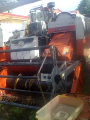 ขายรถเกี่ยวข้าวคูโบตาDC60 ราคา360000