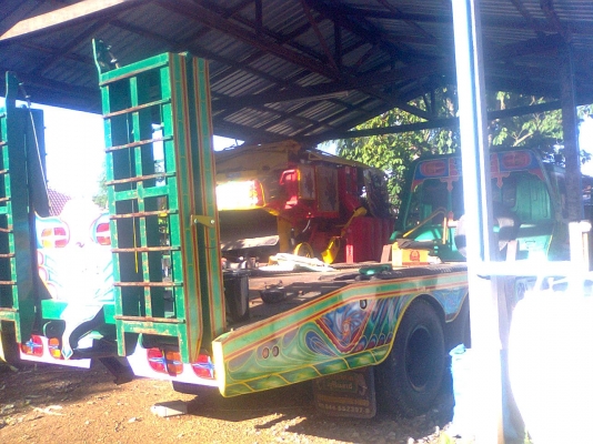 ขายรถเกี่ยวข้าวเกษตรปลดหนี้พร้อมเทเลอร์เดกาสิบล้อสองเพลาราคา 2750000บาท