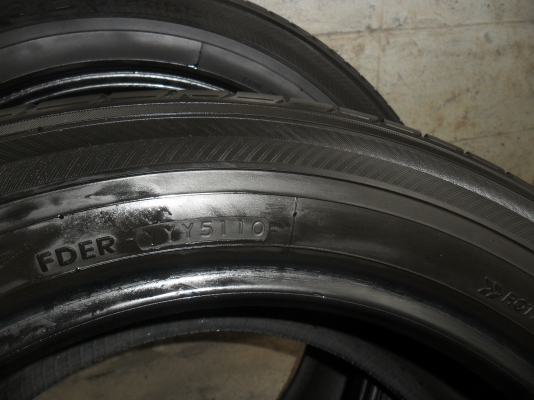 ยาง YOKOHAMA 215/60R17 ปี10 สวยๆ 4 เส้น ราคา 2000 บาท ยาง YOKOHAMA 215/60R17 ปี10 สวยๆ 4 เส้น ราคา 2000 บาท