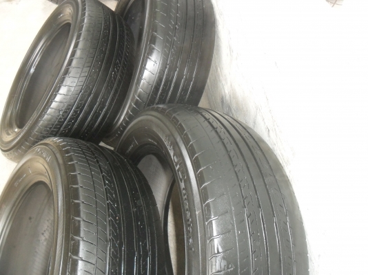 ยาง YOKOHAMA 215/60R17 ปี10 สวยๆ 4 เส้น ราคา 2000 บาท ยาง YOKOHAMA 215/60R17 ปี10 สวยๆ 4 เส้น ราคา 2000 บาท