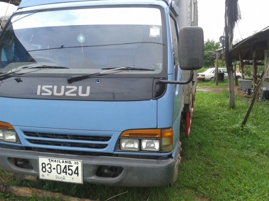 isuzu npr 120hpแอร์เย็น