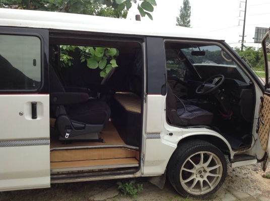 รถตู้ มิตซูบิสชิ L300