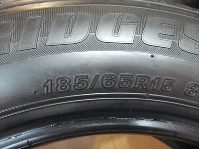 ยาง Bridgestone 185/65/15 ปี 12 ยาง Bridgestone 185/65/15 ปี 12