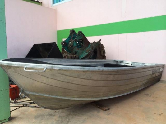 ขายเรือตกปลาอลูมิเนียม 12 ฟุต นำเข้าจากญี่ปุ่น ติดต่อ 081-2990958/089-8368497 (เจ้าของขายเอง)