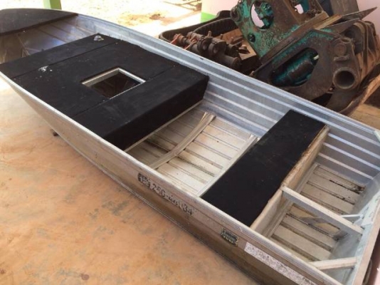 ขายเรือตกปลาอลูมิเนียม 12 ฟุต นำเข้าจากญี่ปุ่น ติดต่อ 081-2990958/089-8368497 (เจ้าของขายเอง)